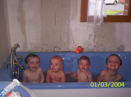 Antone , Tom , Lilian et Owen